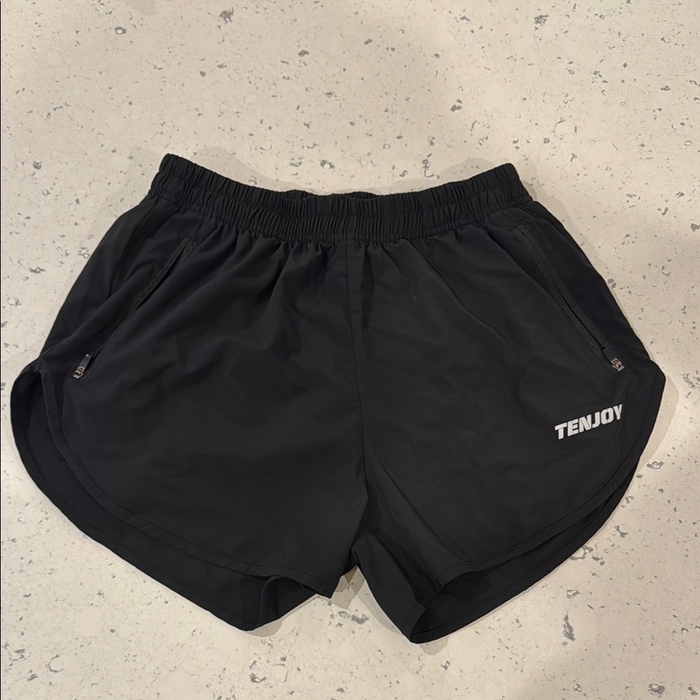 Men’s running shorts built in mesh underwear side zippers and pockets